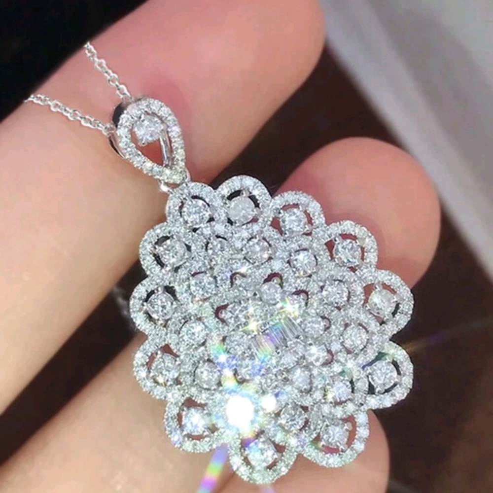 Elegant Silver Pendant Necklace